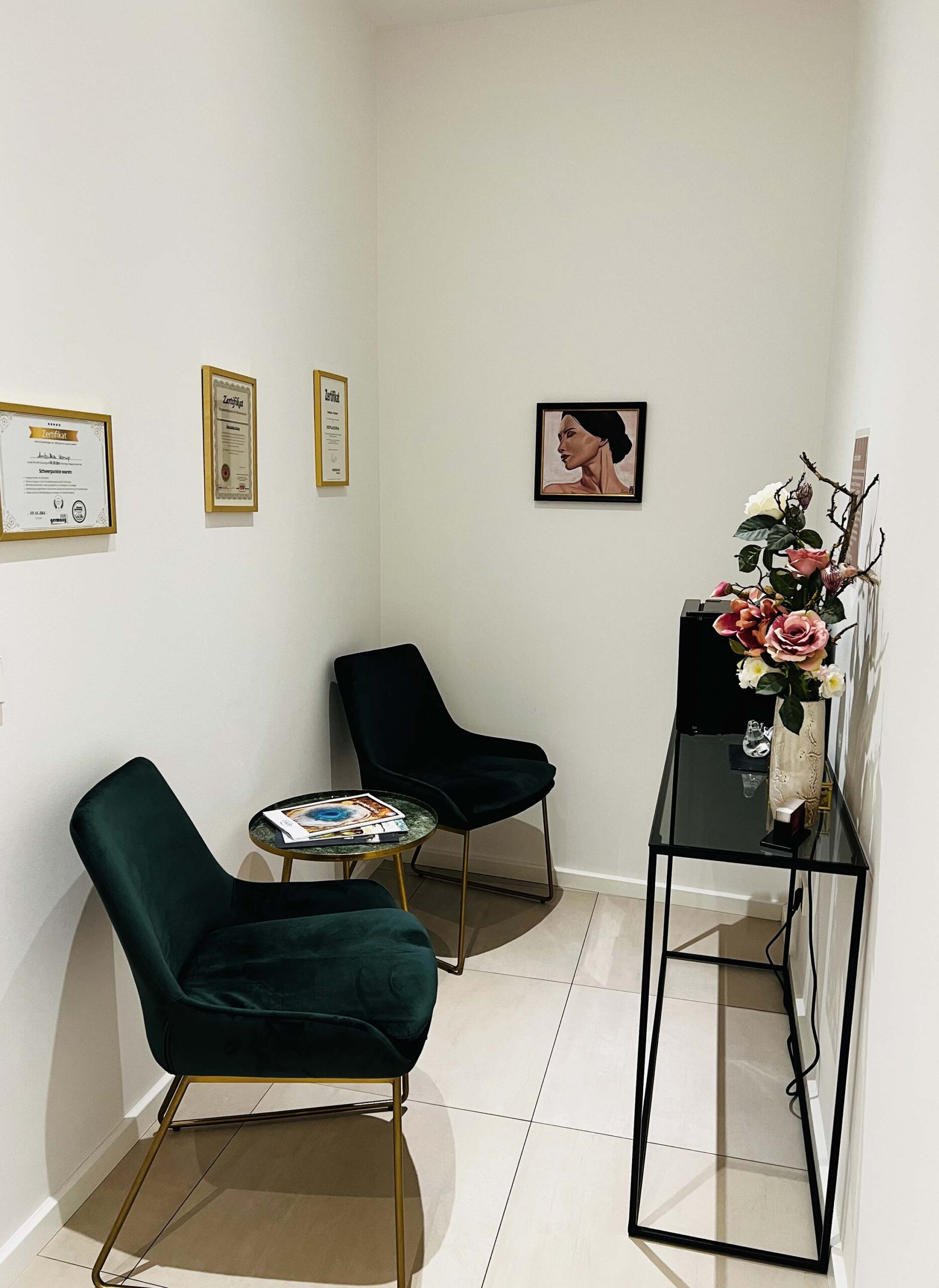 Wartebereich im Waxing-Studio bei »Deluxe Waxing« Ambika Korup